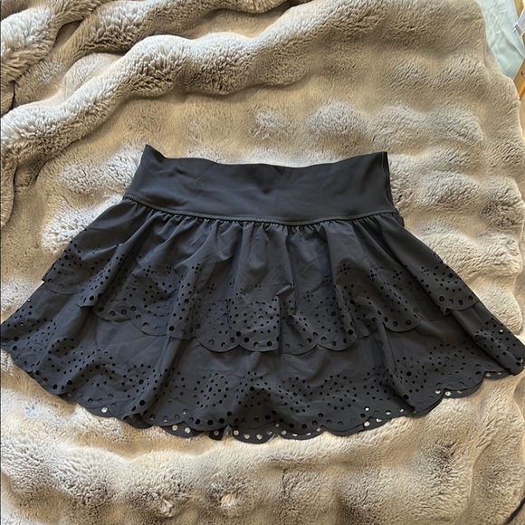 Offline by Aerie Tiered Eyelet Black Tennis Skirt Skort - Picture 3 of 5